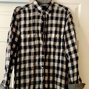 Large men’s Joseph Abboud sport shirt  goes great with white undershirt. Long s